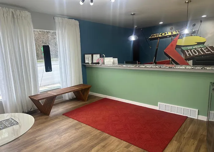 Lighthouse Suites